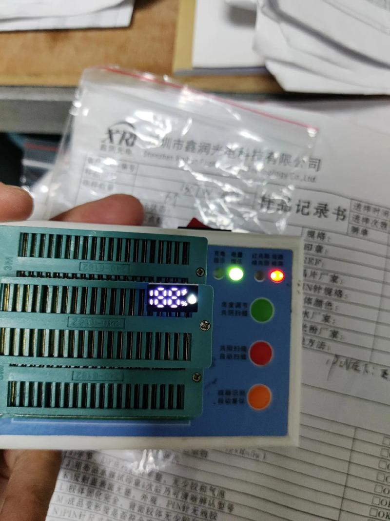 探访深圳数码管实体工厂 专业生产电子烟显示屏与电子数码产品